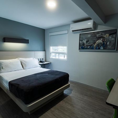 Hotel Lemon Green -Zona Expo Frente Al Centro De Convenciones 과달라하라 외부 사진