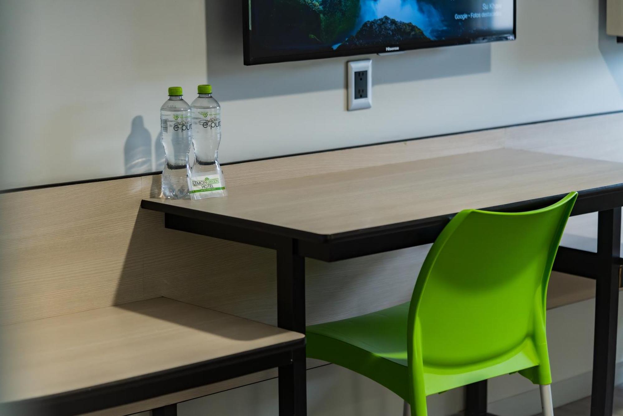 Hotel Lemon Green -Zona Expo Frente Al Centro De Convenciones 과달라하라 외부 사진