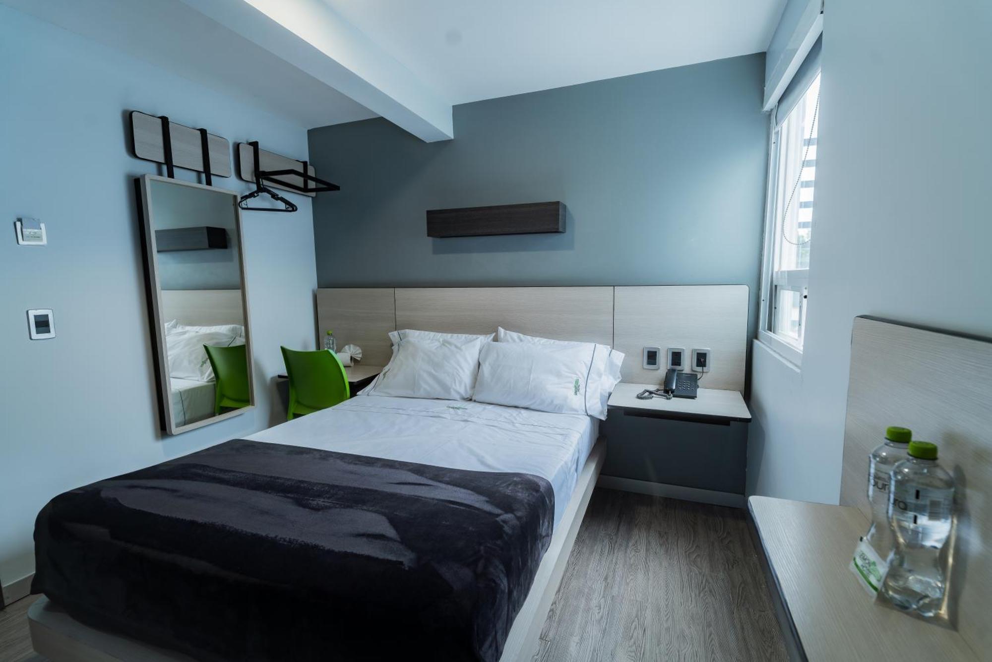Hotel Lemon Green -Zona Expo Frente Al Centro De Convenciones 과달라하라 외부 사진