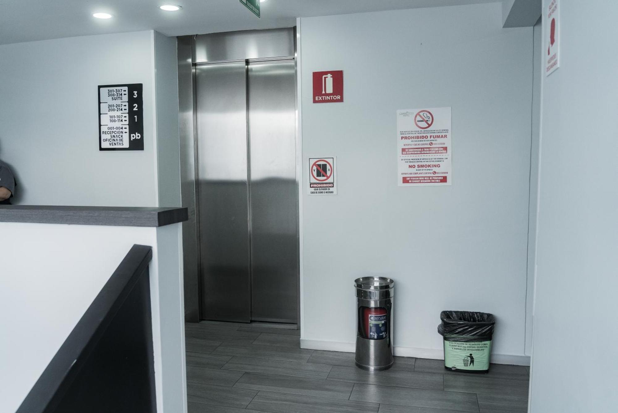Hotel Lemon Green -Zona Expo Frente Al Centro De Convenciones 과달라하라 외부 사진
